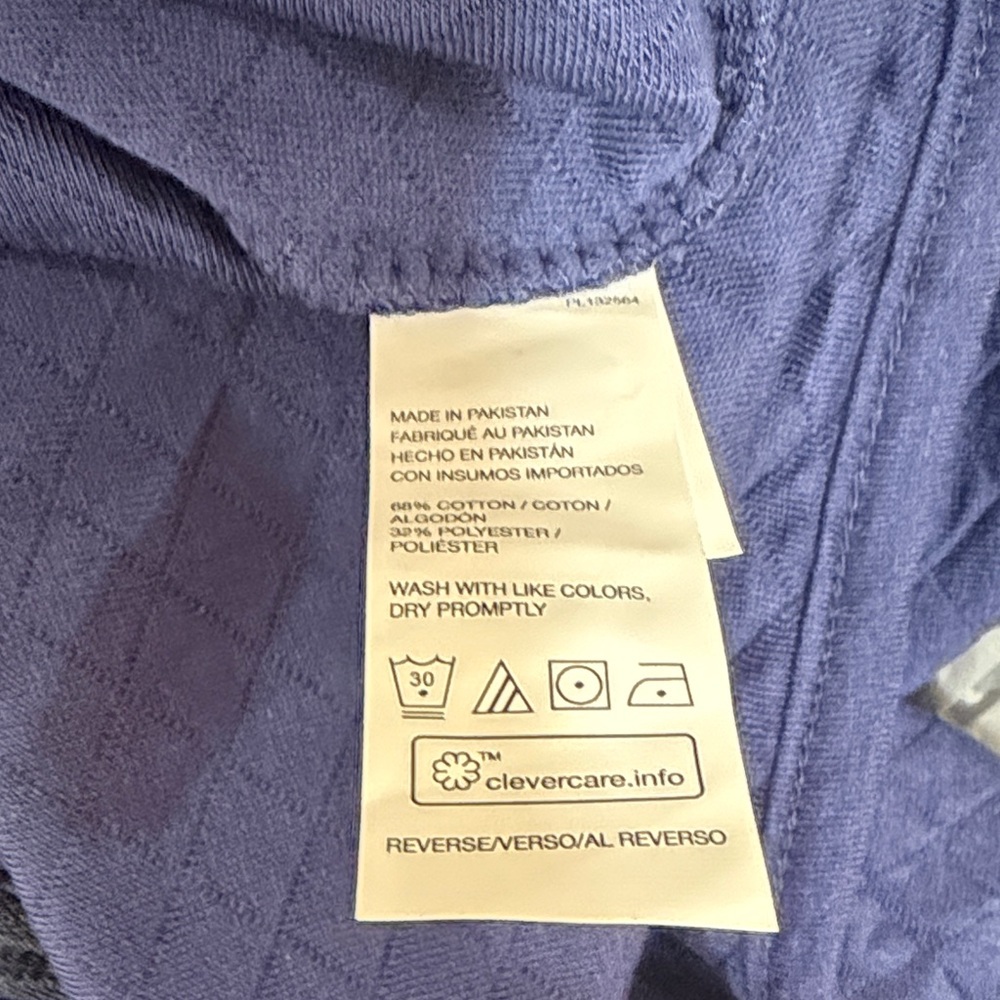 Izod Men's Navy Quilted Zip-Up Vest - Picture 6 of 6
